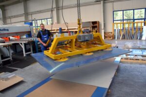 cau truc lap thiet bi nang ha hut chan khong