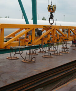 Cầu trục lắp đặt thiết bị hút chân không 23 cau truc lap thiet bi nang ha hut chan khong thep tam