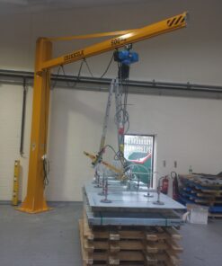 Cầu trục lắp đặt thiết bị hút chân không 22 cau-truc-quay-lap-dat-ban-hut-chan-khong